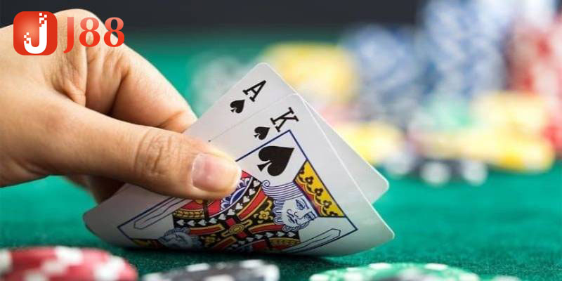 Tổng quan về game bài tại nhà cái J88